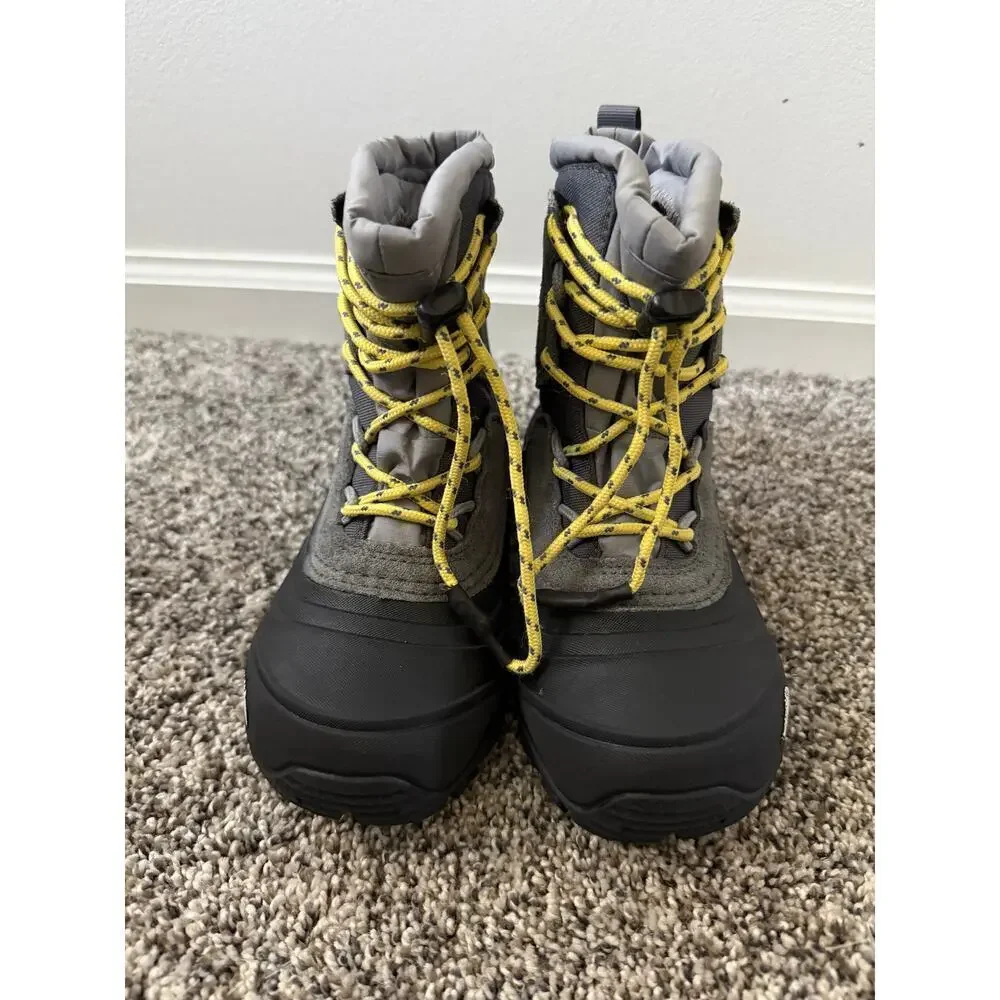 The North Face Alpenglow V Waterproof kids boot size 11